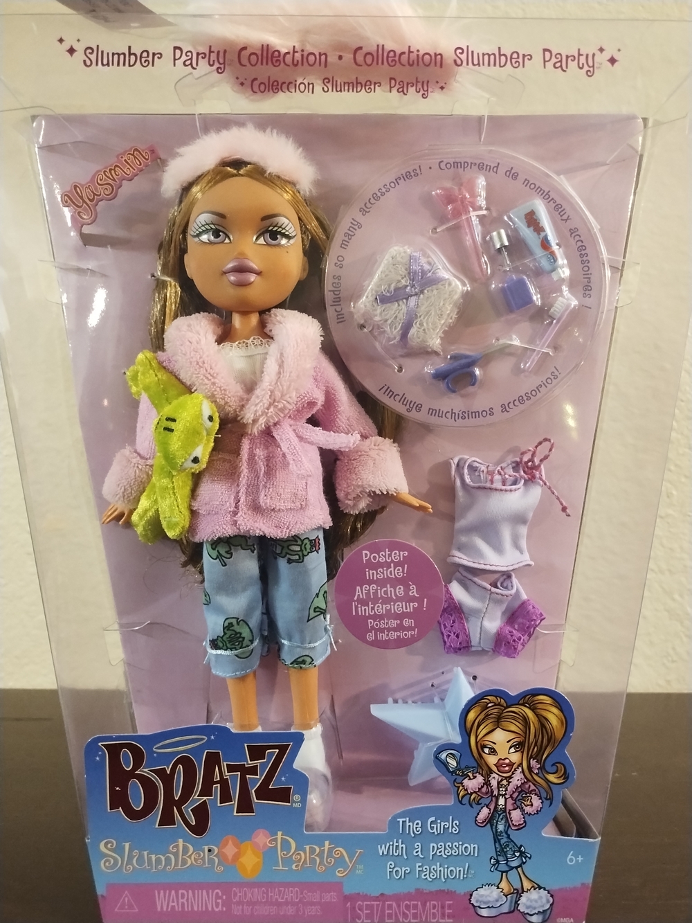 Bratz Slumber Party Doll Jasmin with Pink Robe and Accessories - Picture 5 of 8